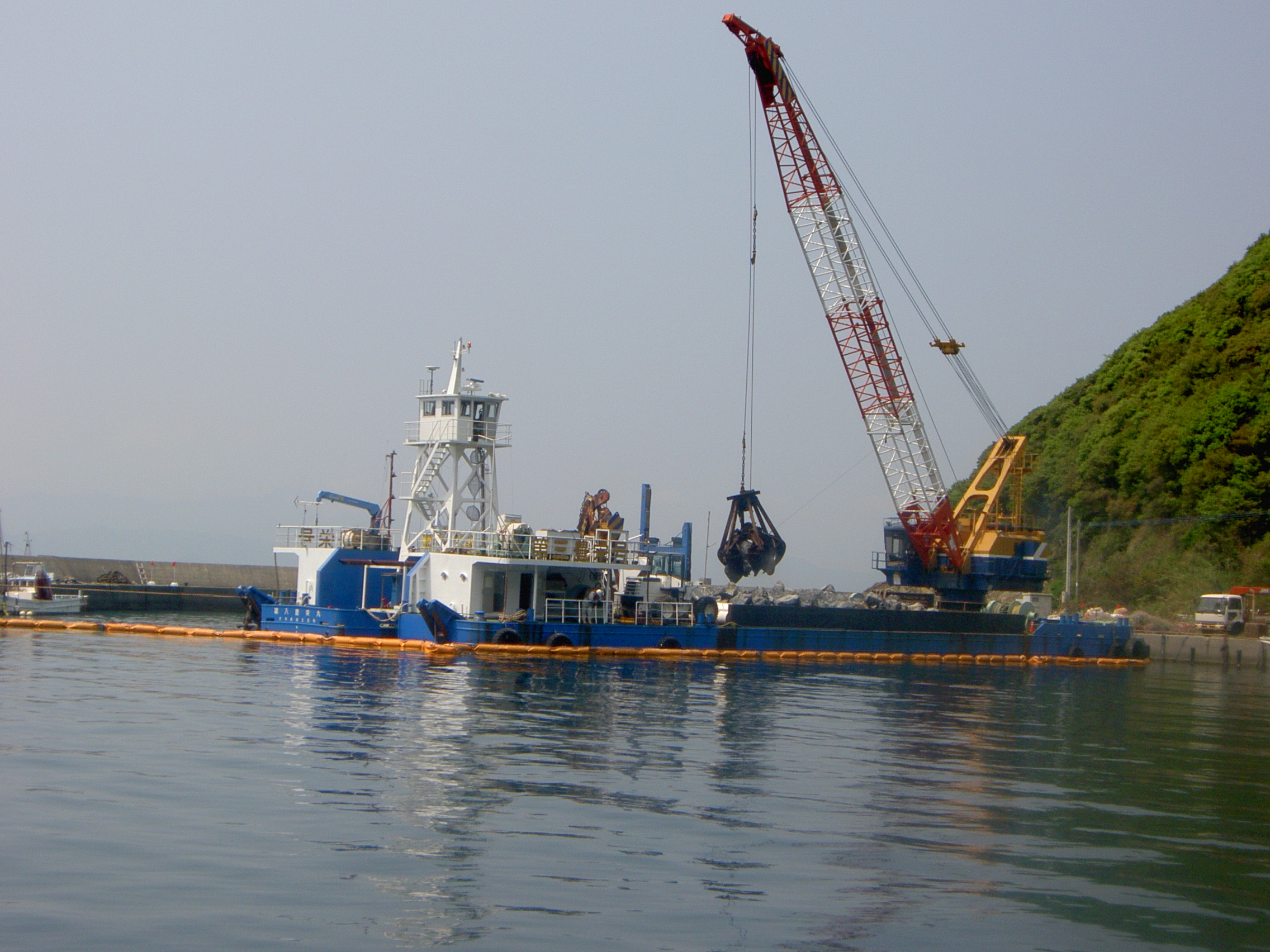 地域水産物供給基盤整備事業　猿戸漁港整備工事